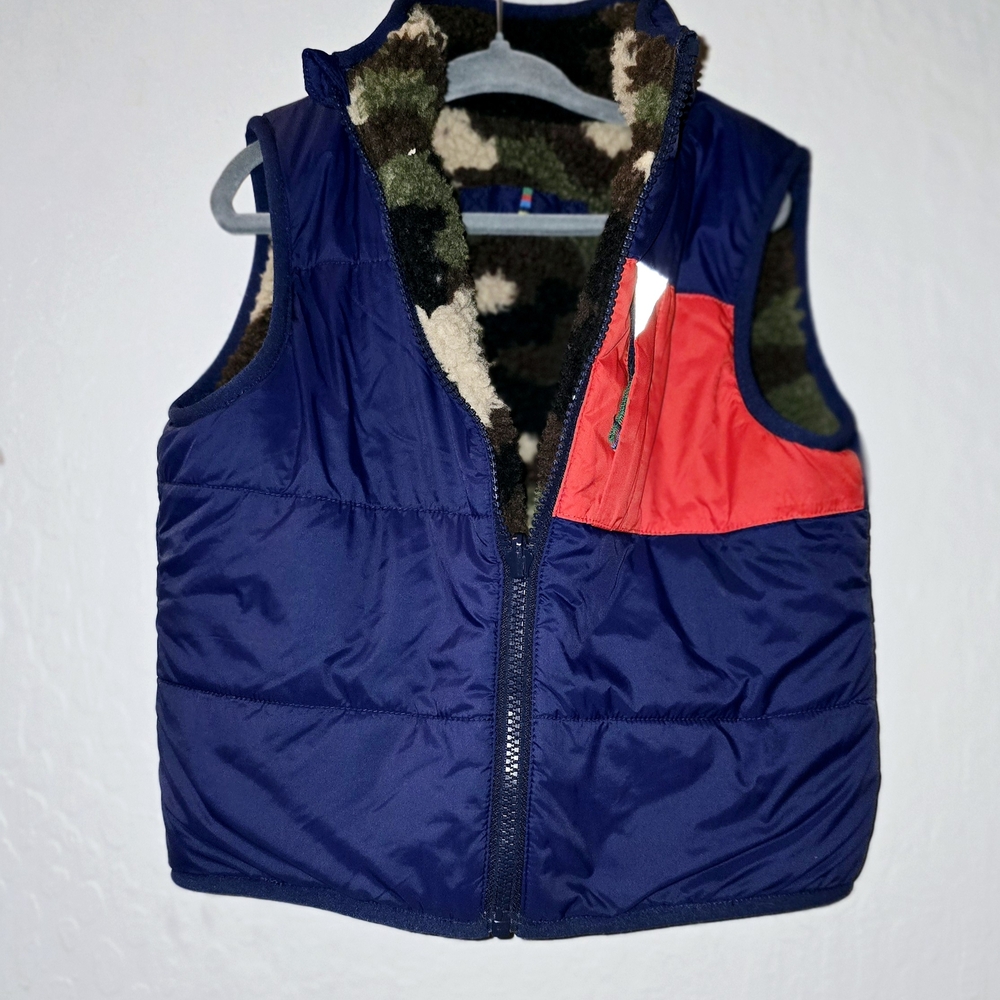 Navy and Red Puffer Vest with Camouflage Lining